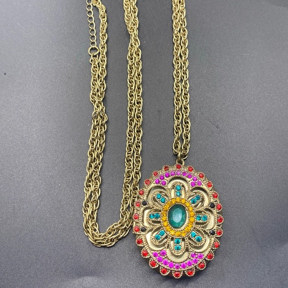 Jewelry - Vintage Brass Gold plated Rhinestone Multicolor Filigree Locket 38”in